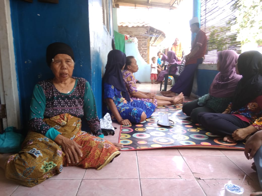 Suasana kediaman nenek nani